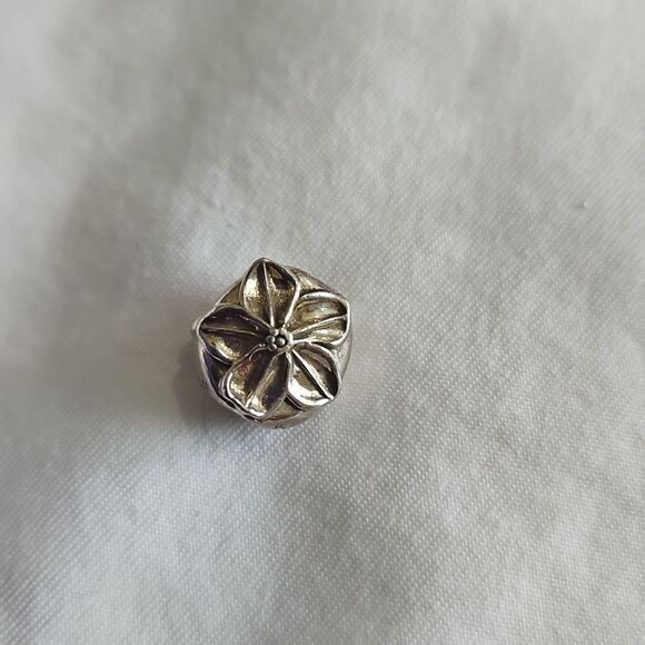 Chamilia Sterling Silver Flower Charm - Picture 7 of 16